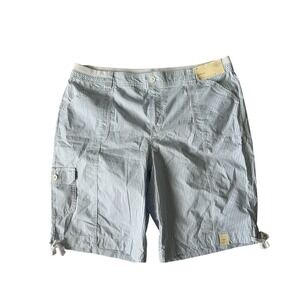 St Johns Bay Womens Blue Pinstripe Bermuda‎ Shorts 9.5" Mid Rise Size 18